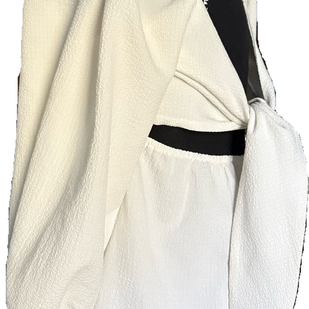 Elegant White Textured Blouse